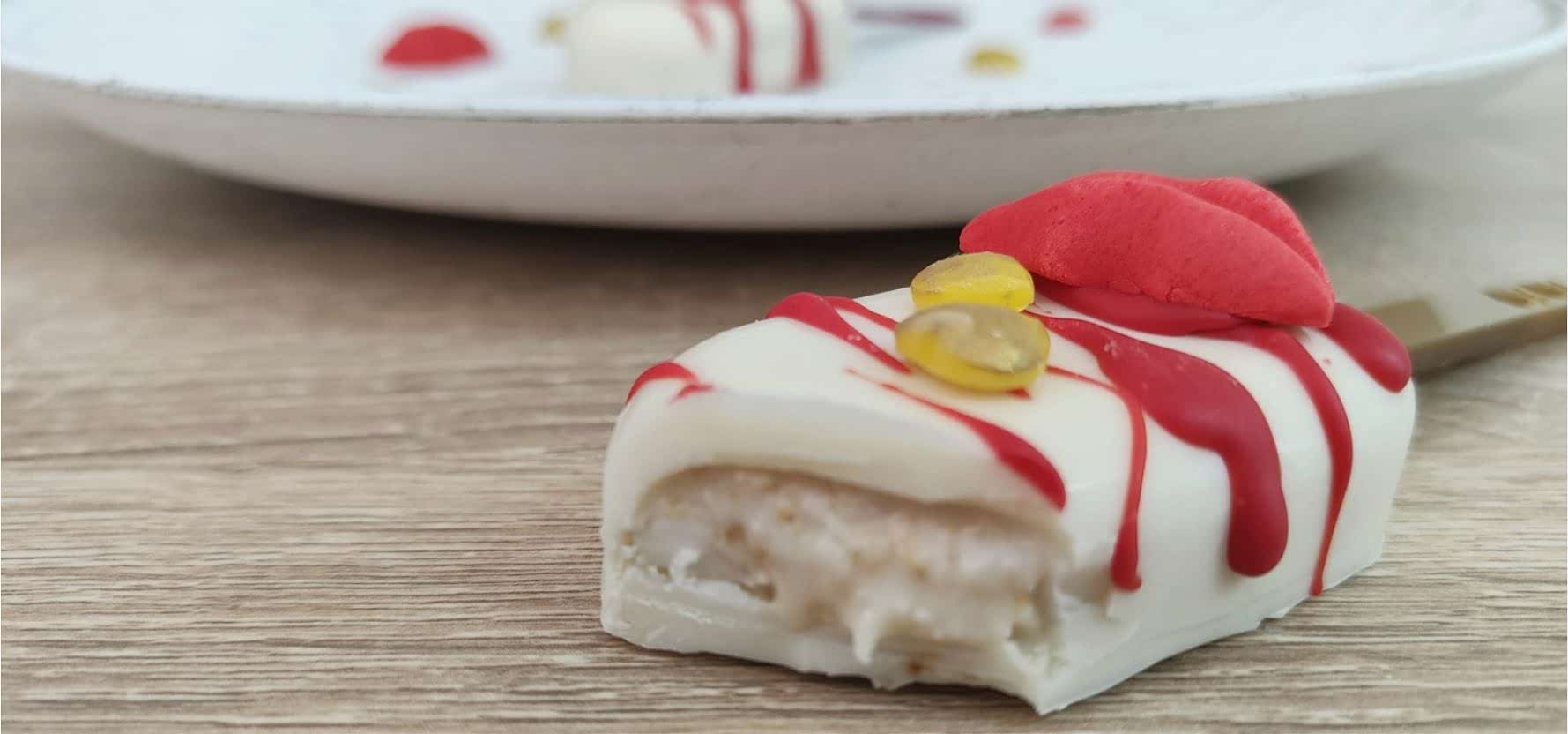 Paletas de San Valentín rellenas de crema Kinder